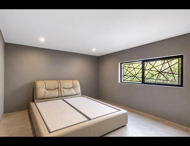 3 BEDROOM FREEHOLD FOR SALE IN LINDEN